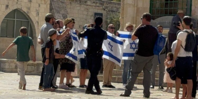 حانوکاہ کے موقع پر صہیونی آبادکاروں کی مسجد اقصیٰ میں یلغار