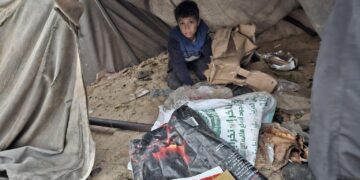 غزہ کے 1 لاکھ 27 ہزار ناکارہ خیمے قطبی طوفان کے خطرے میں