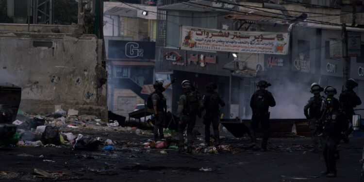 مغربی کنارے میں قابض اسرائیل کے حملے، جھڑپیں اور گرفتاریوں کا سلسلہ جاری