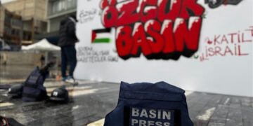 غزہ کے شہید صحافیوں کے لیے انقرہ میں گرافیٹی دیوار کی خاص پذیرائی