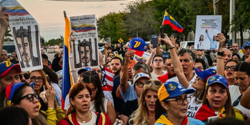 مادورو کی امریکی عدالت میں پیشی، سلامتی کونسل کا وینزویلا پر ہنگامی اجلاس طلب