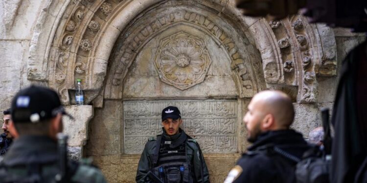 فلسطینی میڈیا پر پابندی: صحافیوں کو دہشت گرد قرار دینے کی سازش ہے
