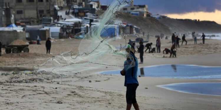 اسرائیلی بحری محاصرہ، غزہ کے ماہی گیروں کی زندگی اور روزگار خطرے میں