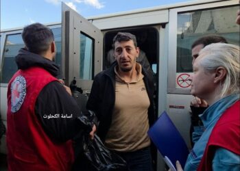 غزہ میں آٹھ فلسطینی اسیران کی رہائی، جسمانی تشدد کے آثار نمایاں