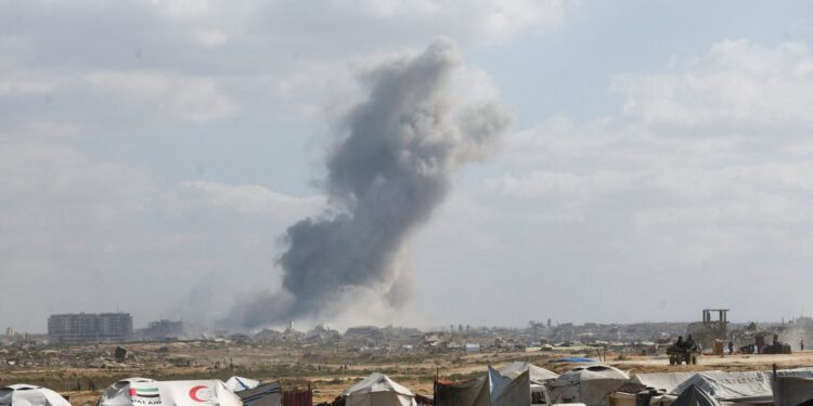 غزہ میں قابض اسرائیل کی گولہ باری اور عمارتوں کی تباہی کا سلسلہ جاری