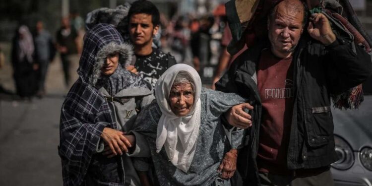 جنگی حالات نے غزہ کے معمر افراد کو صحت کے بحران میں دھکیل دیا