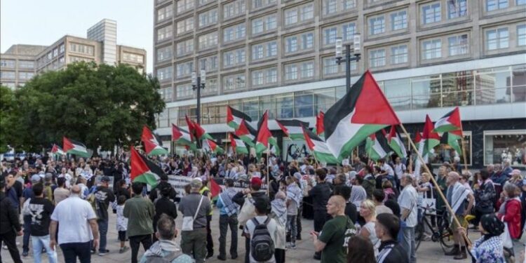 جنگ بندی خلاف ورزیوں کے خلاف عالمی احتجاج میں اضافہ