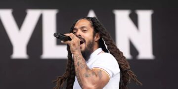 بوب فیلان کے کنسرٹ میں عوامی ہجوم نے غزہ کے لیے احتجاجی نعرے بلند کیے