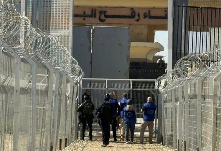 رفح کراسنگ پر اسرائیل کی پابندیاں، سفر کرنے والوں کے لیے وبالِ جان