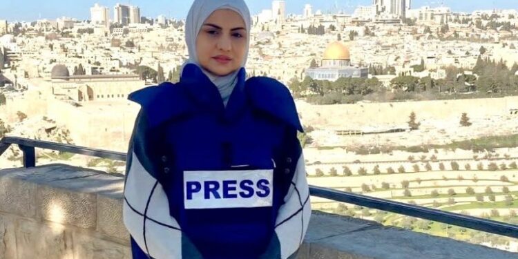 بیت المقدس کی صحافیہ میساء ابو غزہ مسجد اقصیٰ سے چھ ماہ کے لیے بے دخل