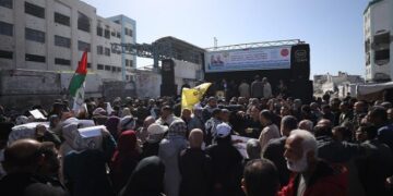 انروا کے خاتمے کی کوششوں کے خلاف غزہ میں فلسطینی مظاہرے