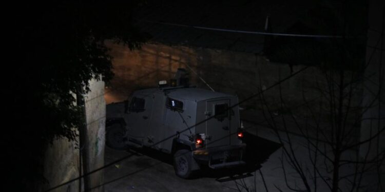 فلسطینی روزہ داروں کے خلاف اسرائیلی فوج کی بڑے پیمانے پر کارروائیاں