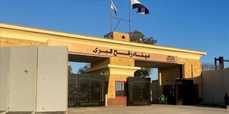 رفح کراسنگ کھلنے کے باوجود سیاسی پیچیدگیاں اور انسانی دباؤ برقرار