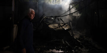 مغربی کنارے میں صہیونی آبادکاروں کی وحشیانہ کارروائی، شہری زخمی، بنیادی راستے بند