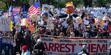 ٹرمپ پالیسیوں اور ایران جنگ کے خلاف امریکہ و یورپ میں بڑے مظاہرے