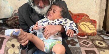 غزہ میں شیر خوار بچے پر مبینہ تشدد، والد لاپتا