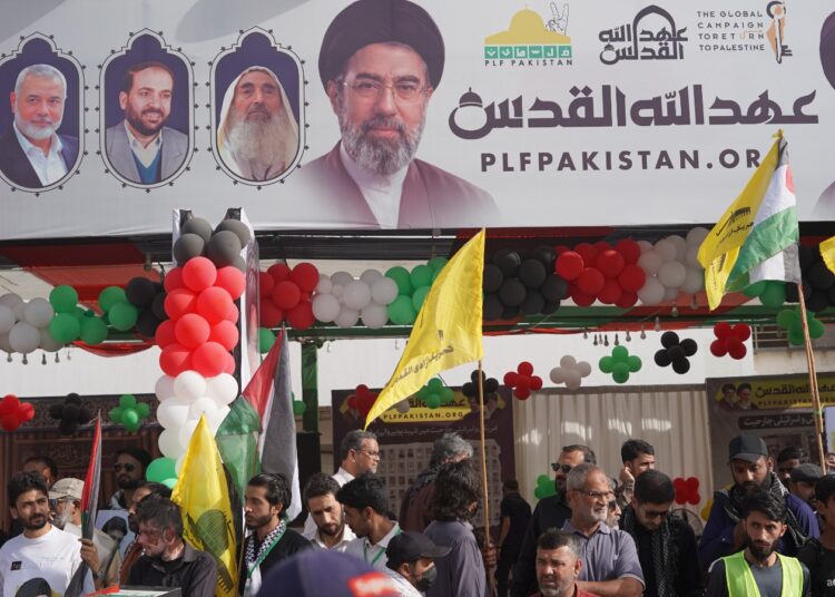 کراچی۔فلسطین فاونڈیشن کی جانب سے ایم اے جناح روڈ پر تصویری نمائش