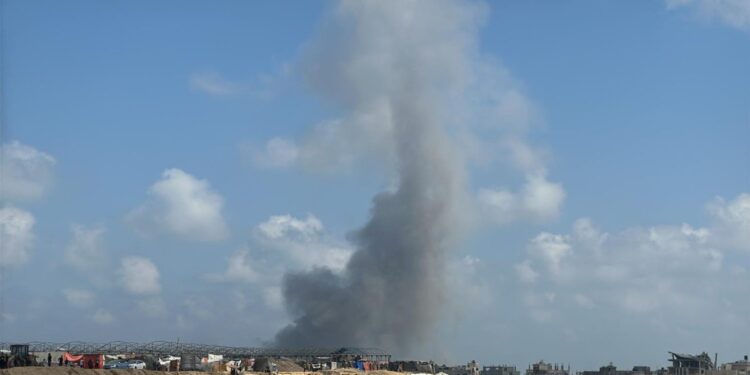 مواصی خان یونس پر اسرائیلی حملہ، ایک فلسطینی شہید متعدد زخمی