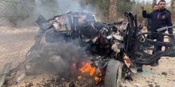 وسطی غزہ میں پولیس گاڑی پر اسرائیلی حملہ، 8 اہلکار شہید