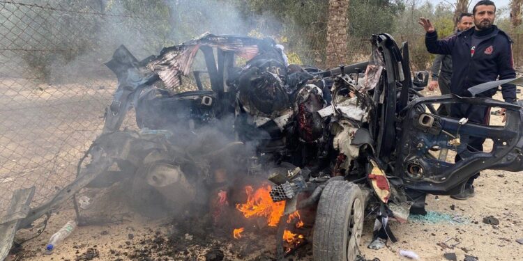 وسطی غزہ میں پولیس گاڑی پر اسرائیلی حملہ، 8 اہلکار شہید