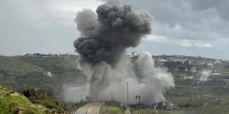 لبنان پر قابض اسرائیلی فضائی حملے، 6 شہری شہید، انخلا کے احکامات جاری