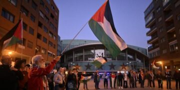 اسرائیلی کلبوں کو یورپی چیمپئن شپ سے نکالنے کا مطالبہ، میڈرڈ میں احتجاج