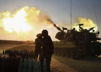 غزہ کی پٹی کے مشرقی علاقوں میں اسرائیلی گولہ باری اور فائرنگ