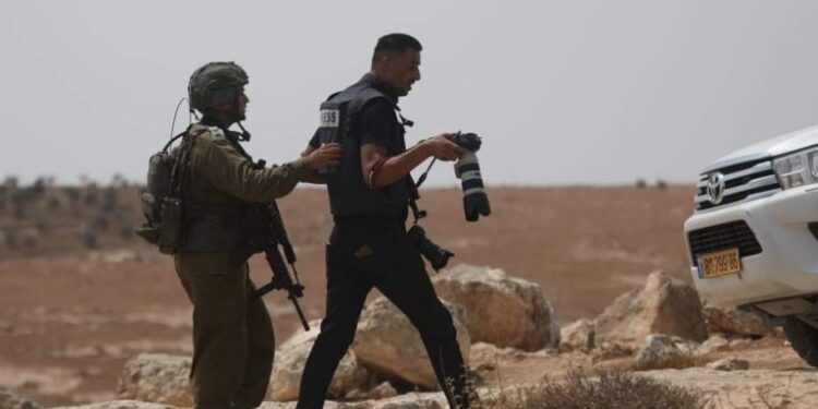 فلسطینی یومِ اسیران پر صحافیوں کی رہائی کا مطالبہ زور پکڑ گیا
