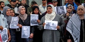 صہیونی جیلوں میں فلسطینی اسیران کی تعداد 9600 سے تجاوز کر گئی