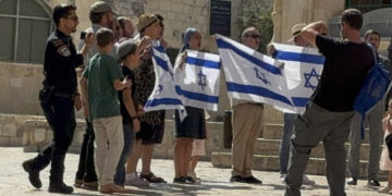 مسجد اقصیٰ میں سینکڑوں آبادکاروں کا اسرائیلی فوج کی حفاظت میں دھاوا