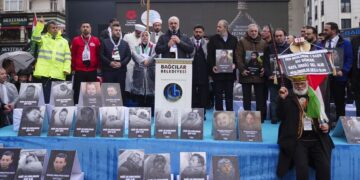 غزہ میں نسل کشی اور قیدیوں کے لیے سزائے موت کے قانون کے خلاف استنبول میں احتجاج