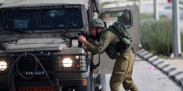 الخلیل میں قابض فوج کی فائرنگ، بچہ شہید، متعدد فلسطینی زخمی