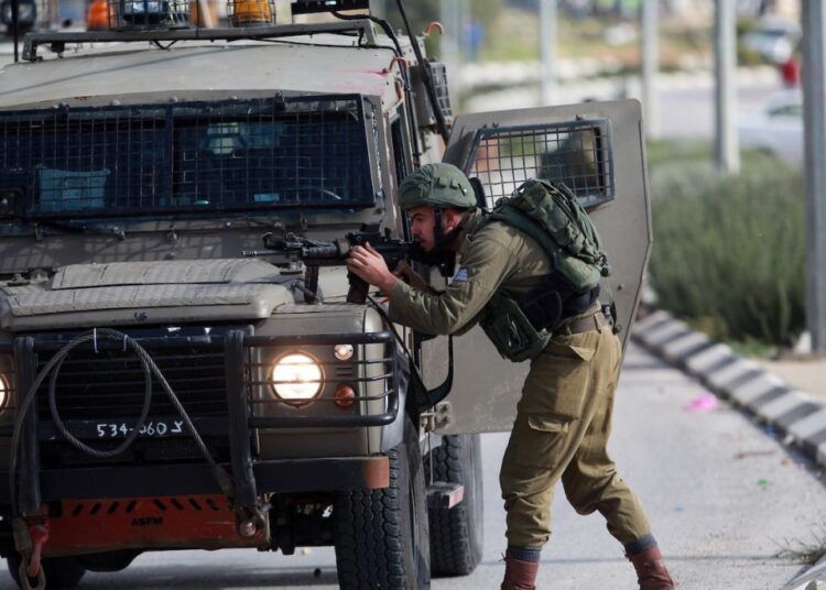 الخلیل میں قابض فوج کی فائرنگ، بچہ شہید، متعدد فلسطینی زخمی