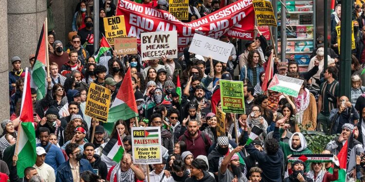 نیویارک میں اسرائیل کو امریکی ہتھیاروں کی فروخت کے خلاف احتجاج، درجنوں گرفتار