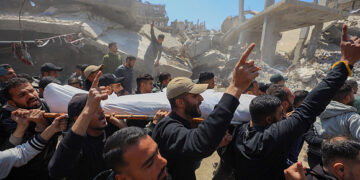 غزہ میں اسرائیلی بمباری، 10 فلسطینی شہید، گھروں کی بڑے پیمانے پر مسماری