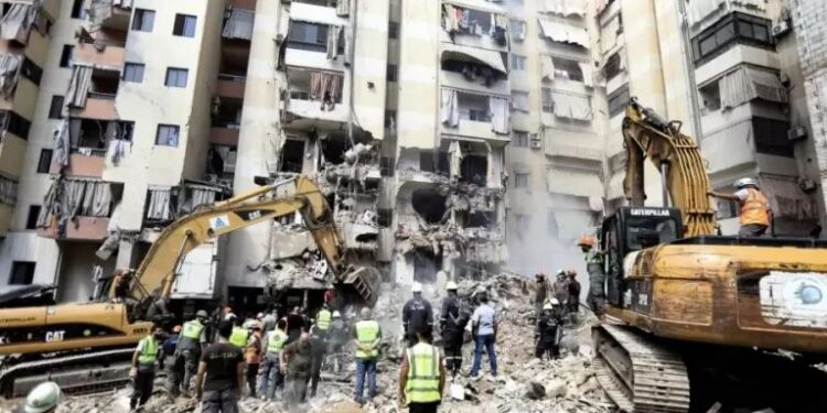 لبنان پر تباہ کن حملے، شہادتوں کی تعداد 2124 تک پہنچ گئی