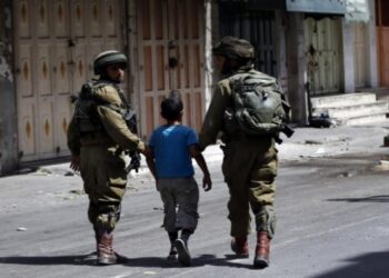 صہیونی جیلوں میں کمسن فلسطینی اسیران کی تنہائی قید میں اضافہ