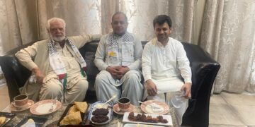 فلسطین فاؤنڈیشن وفد کی سابق گورنر خیبر پختونخوا سے ملاقات، خطے کی صورتحال پر گفتگو