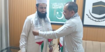 پشاور میں فلسطین فاؤنڈیشن وفد کی مولانا ڈاکٹر ہدایت اللہ سے ملاقات