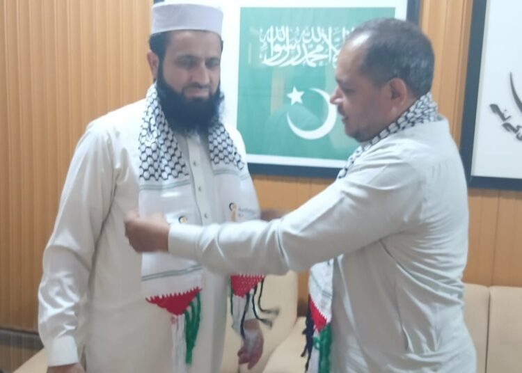 پشاور میں فلسطین فاؤنڈیشن وفد کی مولانا ڈاکٹر ہدایت اللہ سے ملاقات