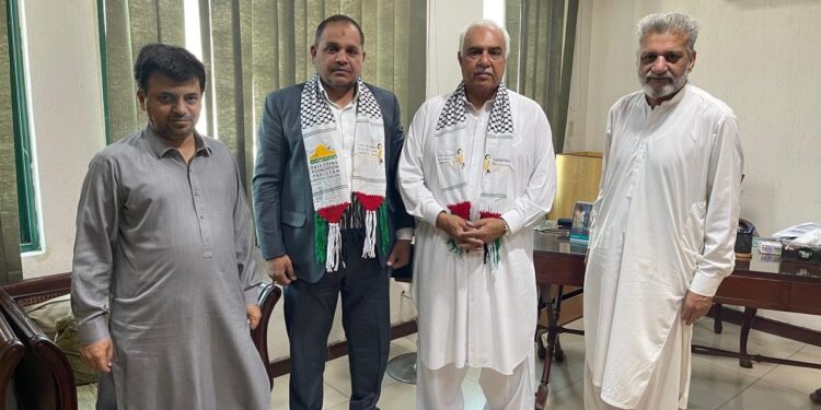 فلسطین فاؤنڈیشن کے وفد کی پیپلز پارٹی رہنما سید ظہیر شاہ سے پشاور میں ملاقات
