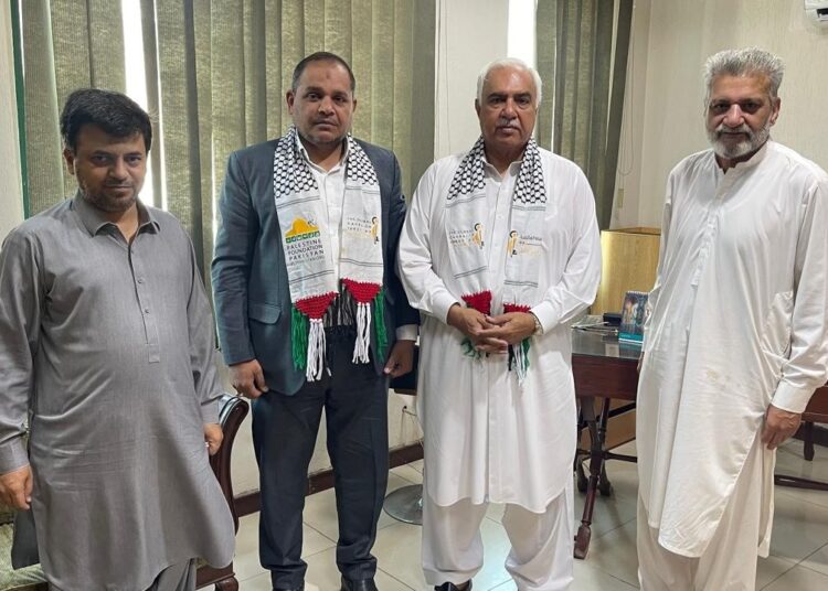 فلسطین فاؤنڈیشن کے وفد کی پیپلز پارٹی رہنما سید ظہیر شاہ سے پشاور میں ملاقات