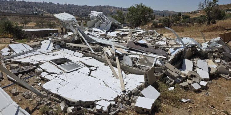 مقبوضہ بیت المقدس میں گھر مسمار، فلسطینی خاندان بے گھر