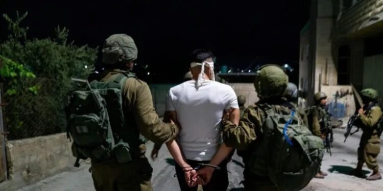 مغربی کنارے میں اسرائیلی کریک ڈاؤن، کئی فلسطینیوں کو حراست میں لے لیا گیا