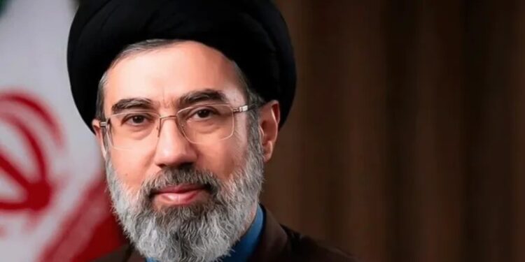 مجتبیٰ خامنہ ای: دنیا کے آزاد لوگ شہید سپریم لیڈر کے مشن کو آگے بڑھائیں گے