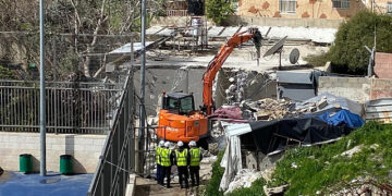 رام اللہ کے مغرب میں قابض اسرائیلی فوج نے دو فلسطینی گھر مسمار کر دیے