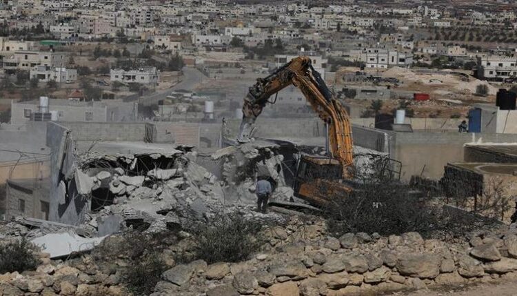 قابض اسرائیلی فوج نے الخلیل اور سلفیت میں دو فلسطینی گھر مسمار کر دیے