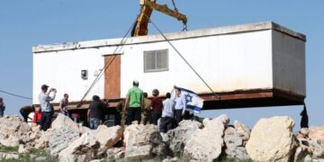 رام اللہ کا قصبہ برقا چھ غیر قانونی بستیوں اور سڑکوں کے آہنی حصار میں محصور