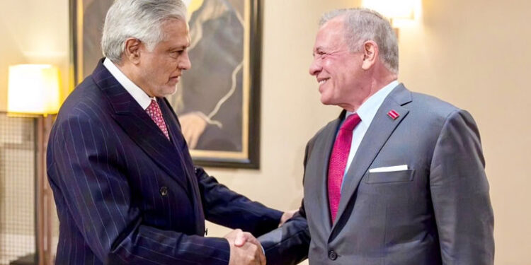 اسحاق ڈار کی شاہِ اردن سے ملاقات، فلسطین اور مشرقِ وسطیٰ کی صورتحال پر اہم گفتگو