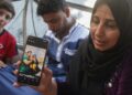 غزہ کے گمنام مسافر، تباہی کے بیچ زندگی سے جڑے رہنے کی جدوجہد